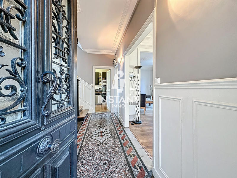 Maison - 190 m² - 8 pièces