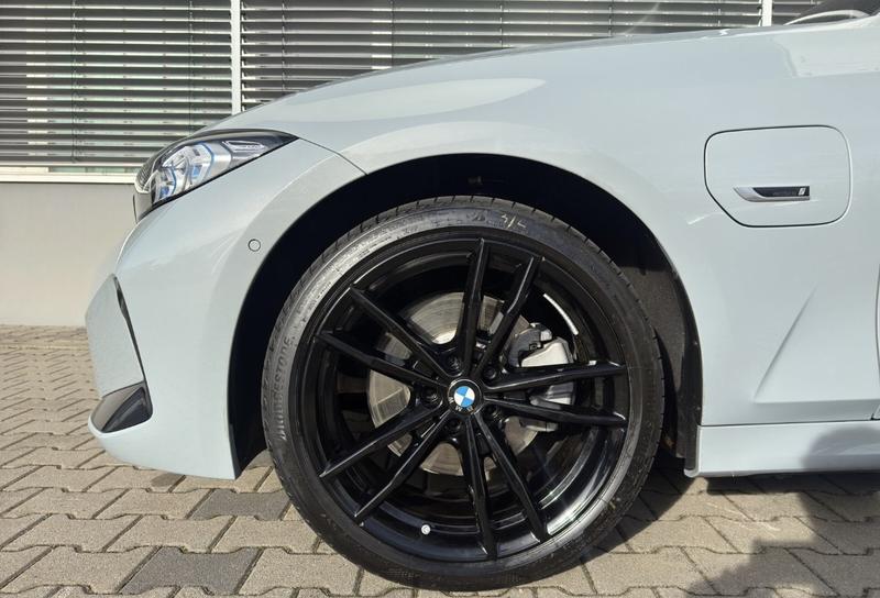 Bmw Série 3 Touring 330e m-Sport 292 Hybride Rechargeable / Coffre Elec Pack Aero Jantes 19"