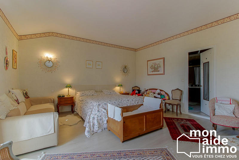 Maison - 311 m² - 7 pièces