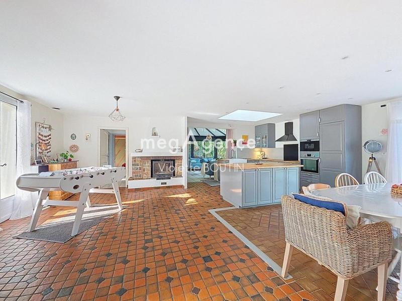 Maison - 182 m² - 8 pièces