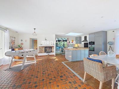 Maison - 182 m² - 8 pièces