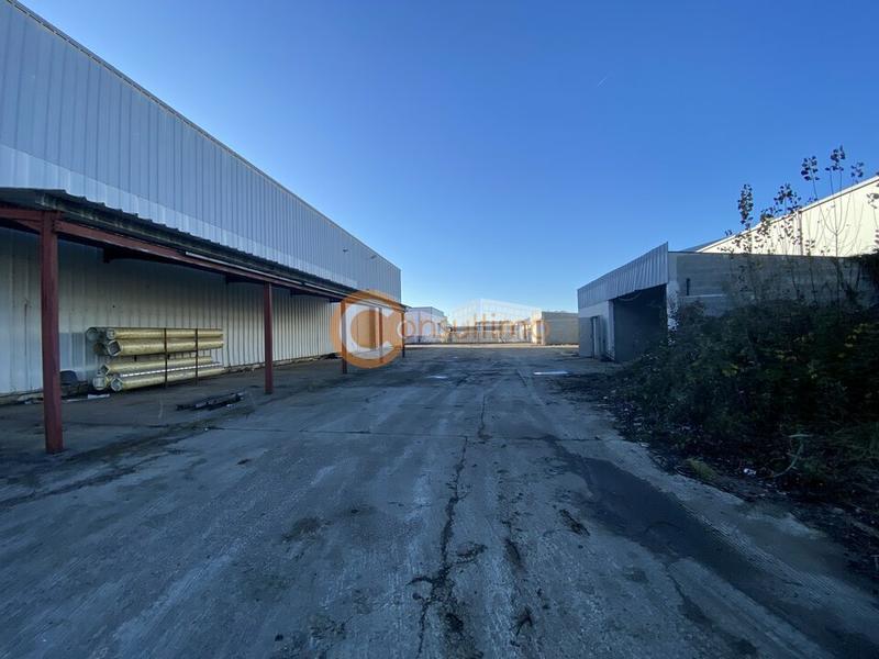 Entrepôt - 3 150 m²