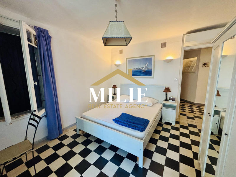 Villa - 245 m² - 7 pièces