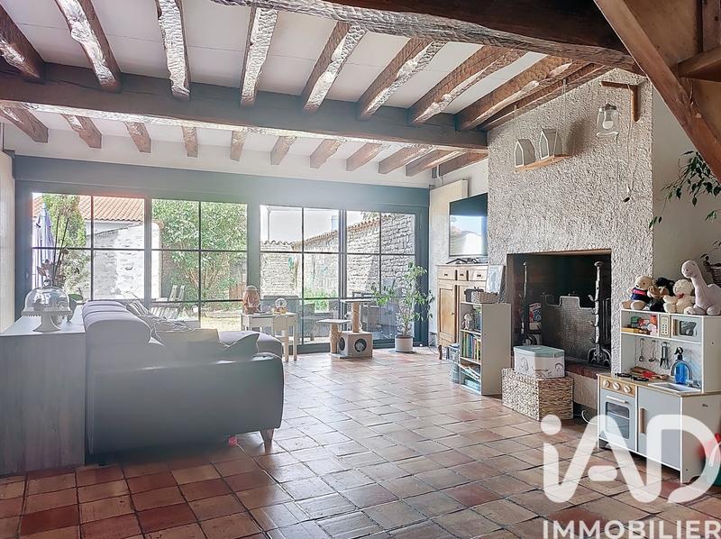 Maison - 225 m² - 10 pièces