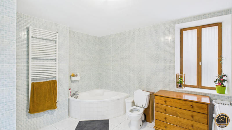 Maison - 150 m² - 8 pièces