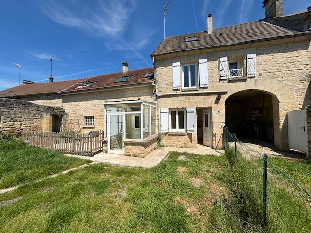 Maison en pierre - 74 m² - 4 pièces