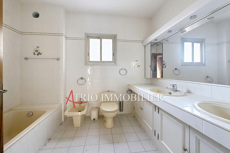 Villa - 200 m² - 5 pièces