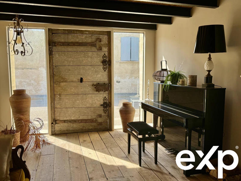 Maison traditionnelle - 252 m² - 7 pièces