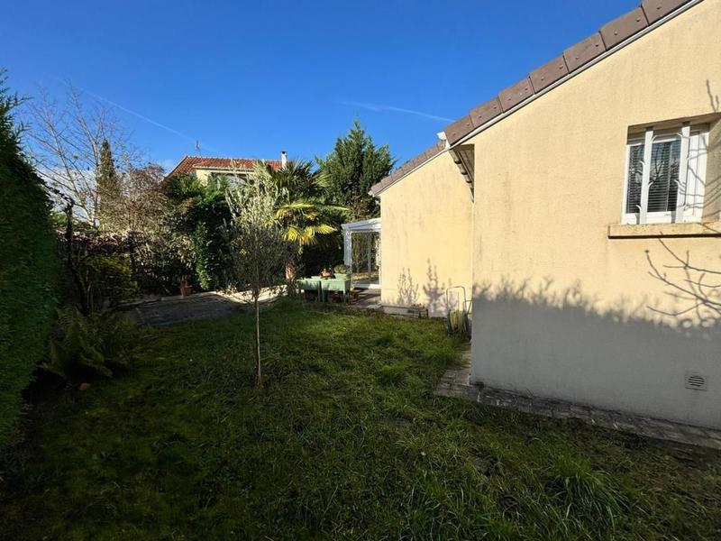 Maison - 93 m² - 4 pièces