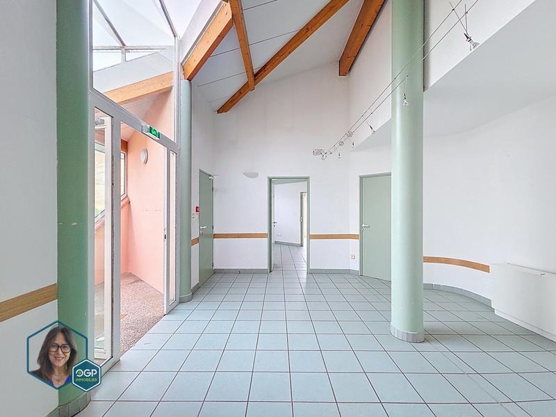 Local d'activités - 142 m²