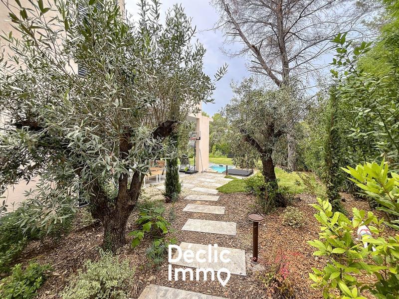 Maison - 210 m² - 5 pièces