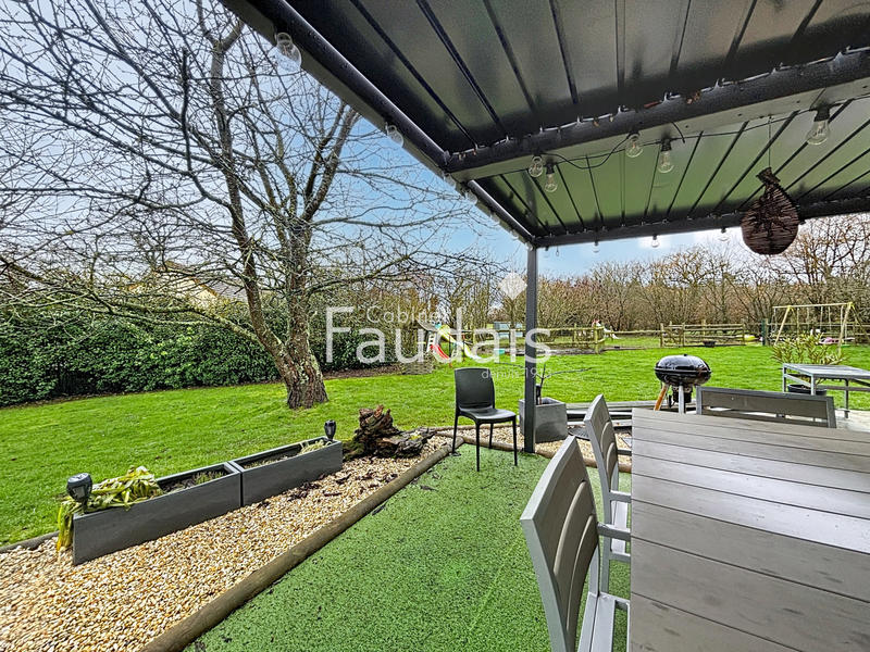 Maison - 217 m² - 10 pièces