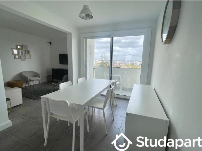 Chambre - 12 m² - 1 pièce