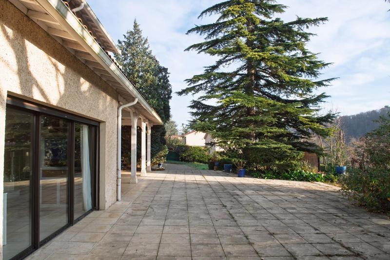 Maison - 230 m² - 8 pièces