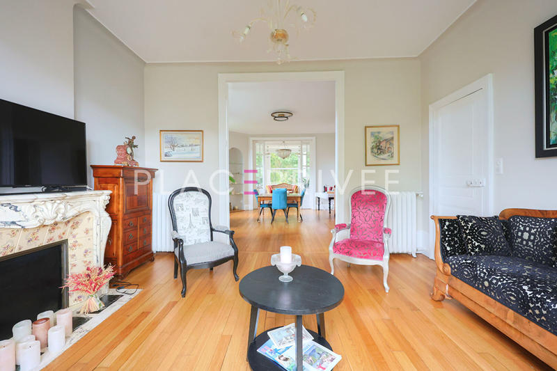 Maison - 435 m² - 16 pièces