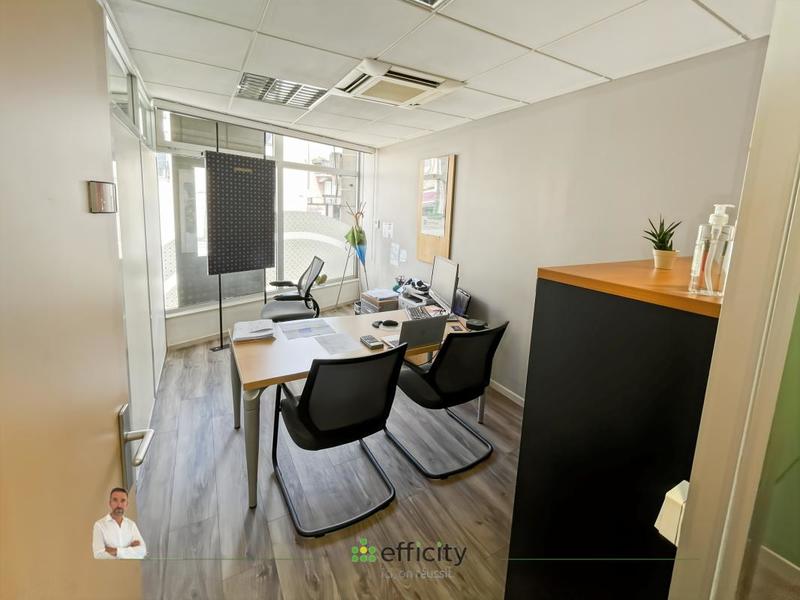 Bureau - 84 m² - 4 pièces