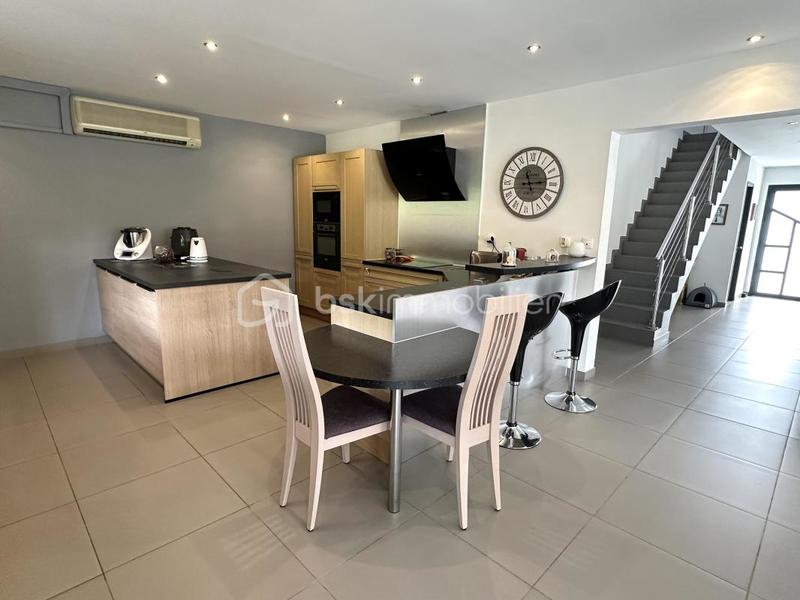 Maison - 176 m² - 5 pièces