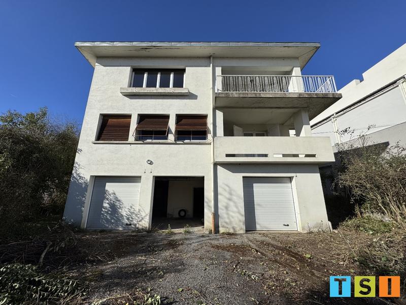 Maison de ville - 205 m² - 10 pièces