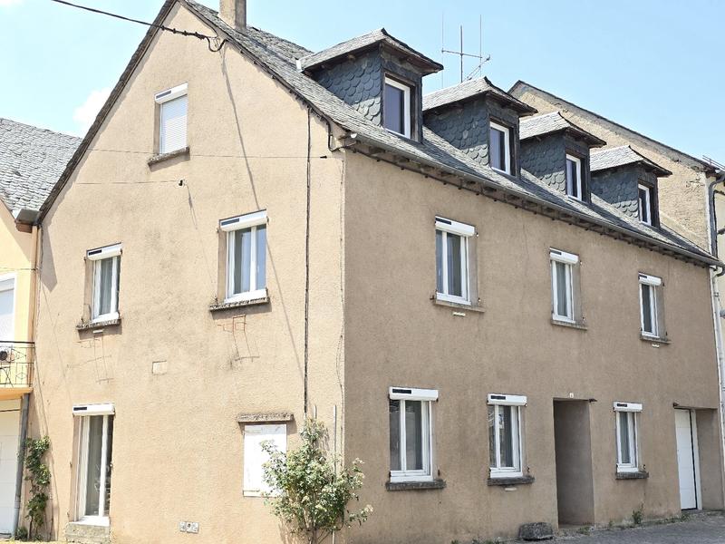 Maison - 296 m² - 6 pièces