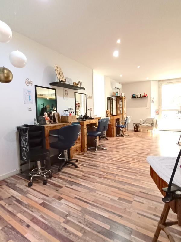 Fonds de commerce - Magasins - 90 m²