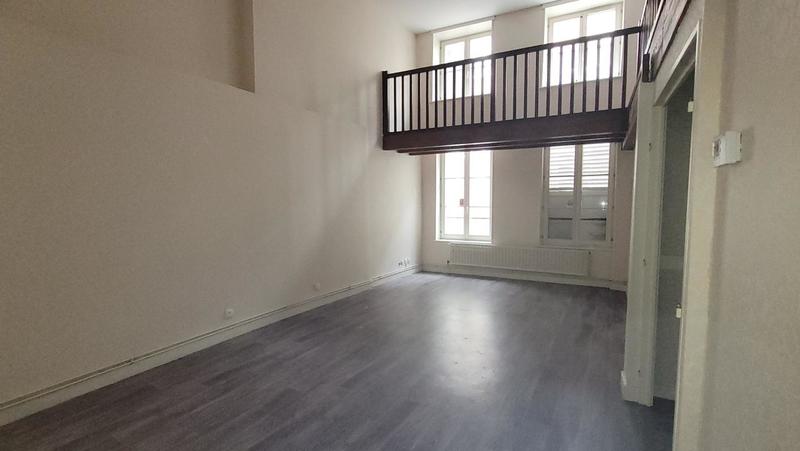 Appartement ancien - 112 m² - 3 pièces