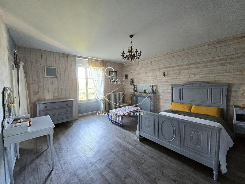 Maison ancienne - 204 m² - 7 pièces