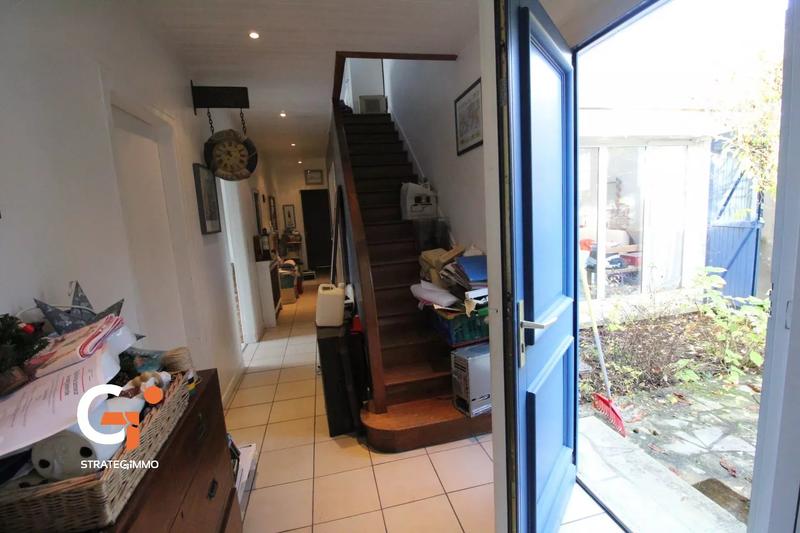 Maison - 180 m² - 7 pièces