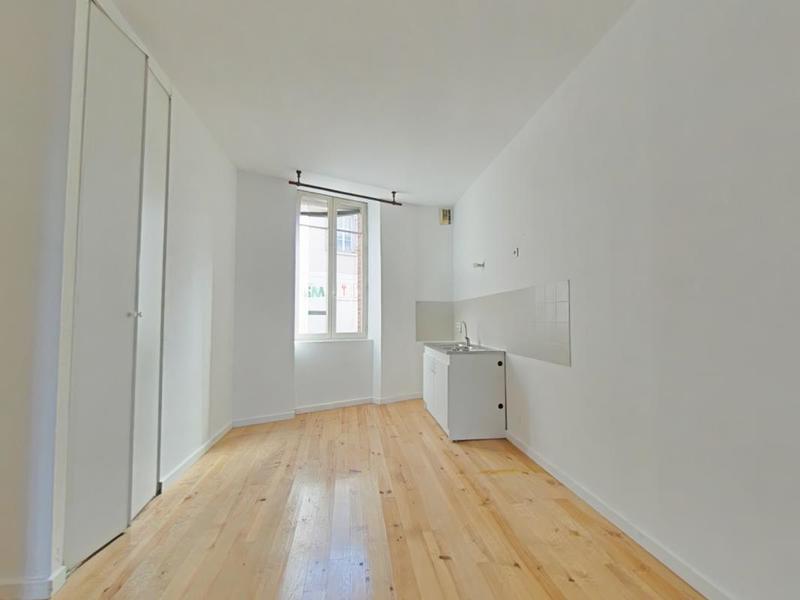 Appartement ancien - 76 m² - 3 pièces