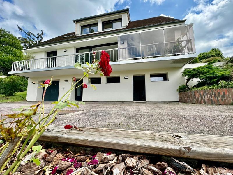 Maison - 200 m² - 7 pièces