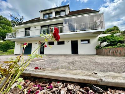 Maison - 200 m² - 7 pièces