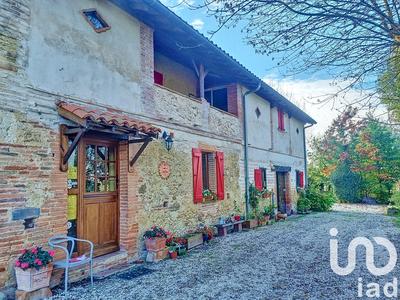 Maison - 290 m² - 11 pièces