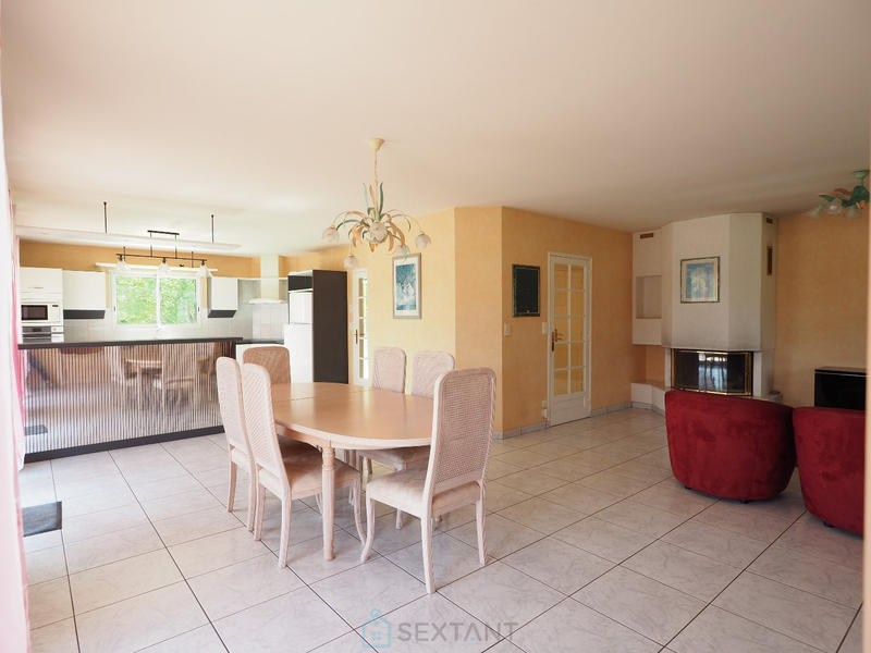 Maison - 198 m² - 10 pièces