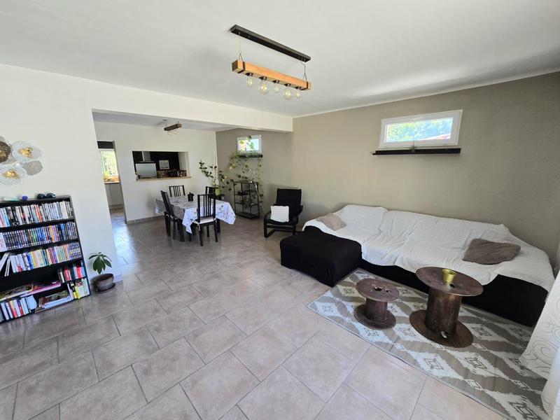 Propriété - 125 m² - 5 pièces