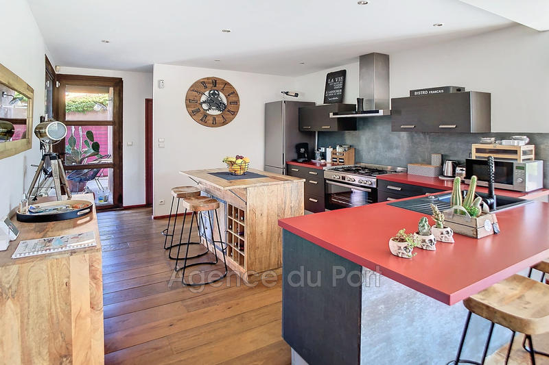 Villa - 260 m² - 6 pièces