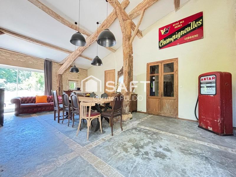 Maison - 305 m² - 12 pièces