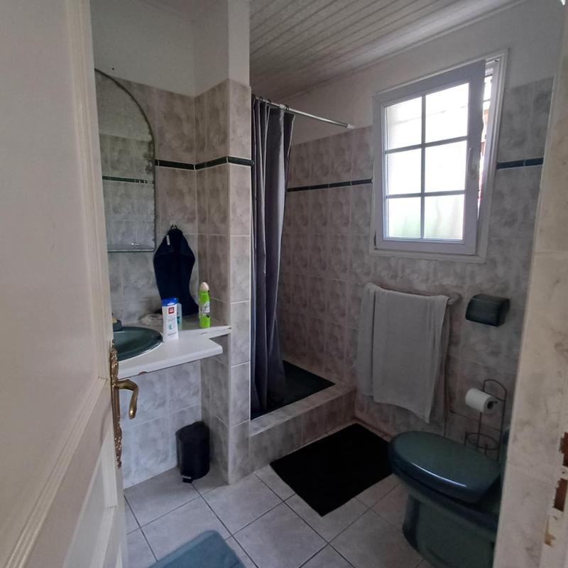 Maison - 250 m² - 8 pièces