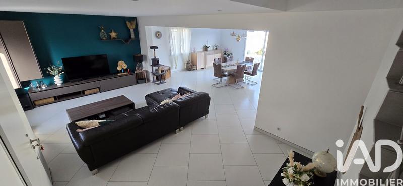 Maison - 180 m² - 7 pièces