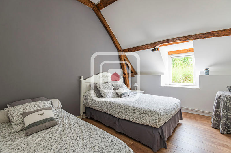 Maison - 350 m² - 8 pièces