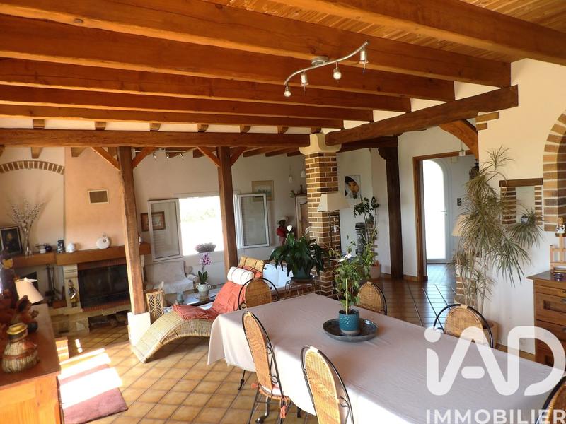 Maison - 202 m² - 8 pièces