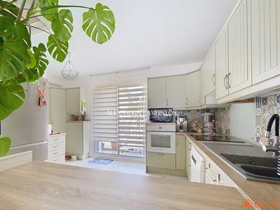 Maison - 79 m² - 4 pièces