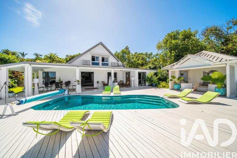 Maison - 235 m² - 7 pièces