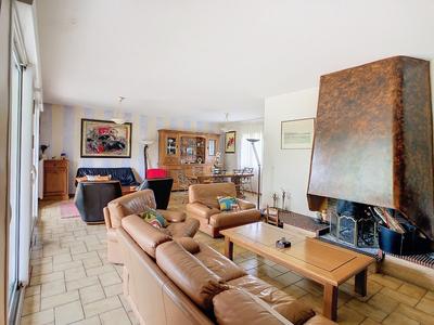 Maison traditionnelle - 156 m² - 5 pièces