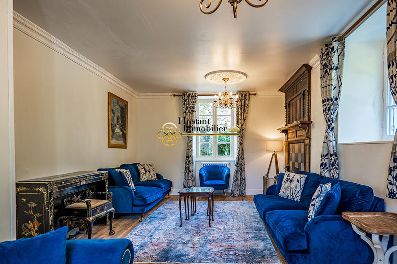 Maison - 185 m² - 11 pièces