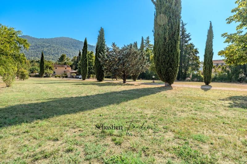 Maison - 211 m² - 7 pièces