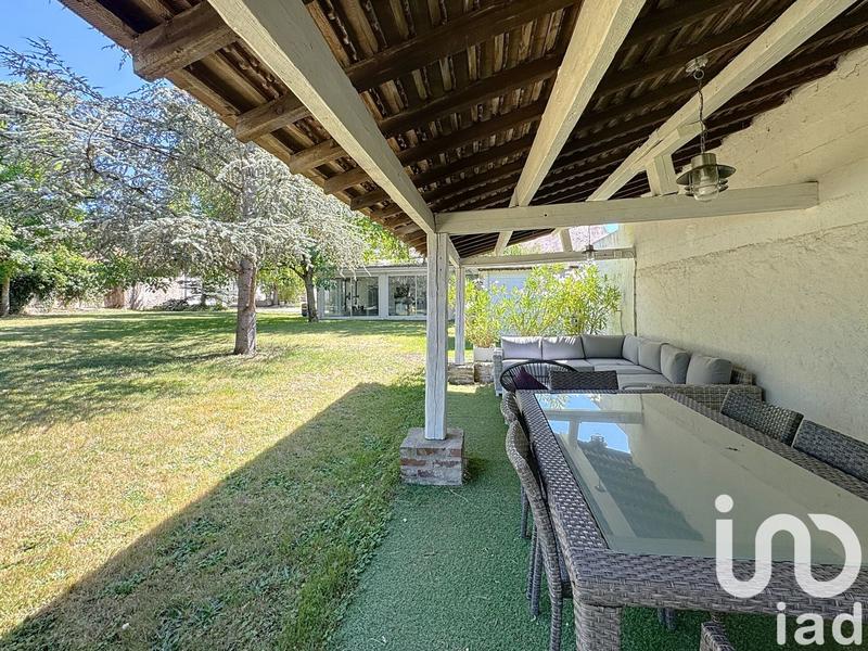 Maison de village - 570 m² - 15 pièces