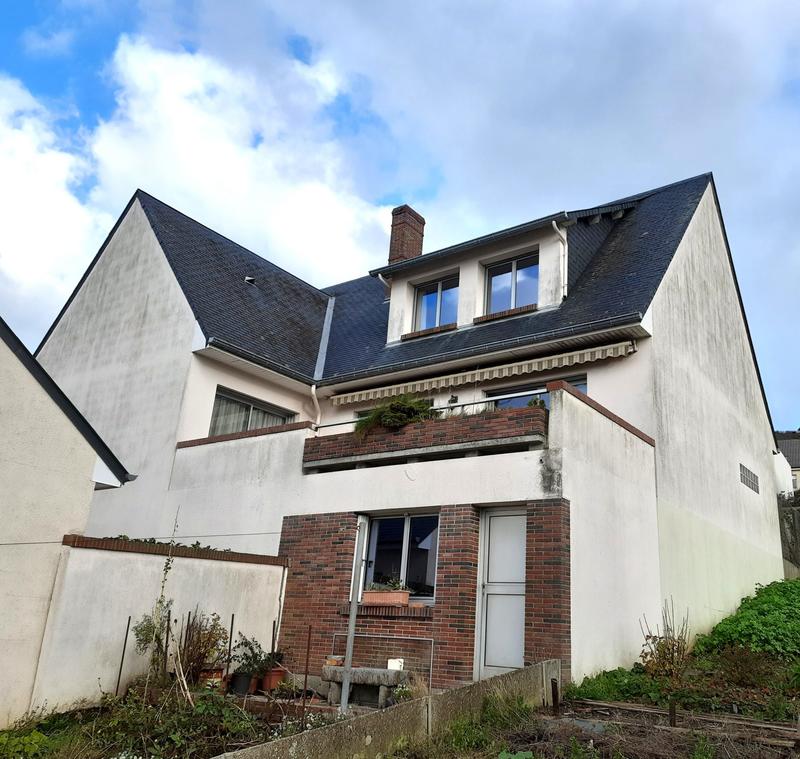 Maison traditionnelle - 170 m² - 6 pièces