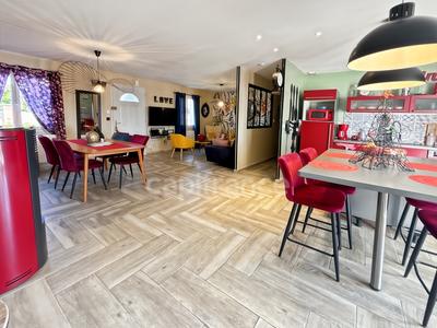 Maison - 90 m² - 4 pièces