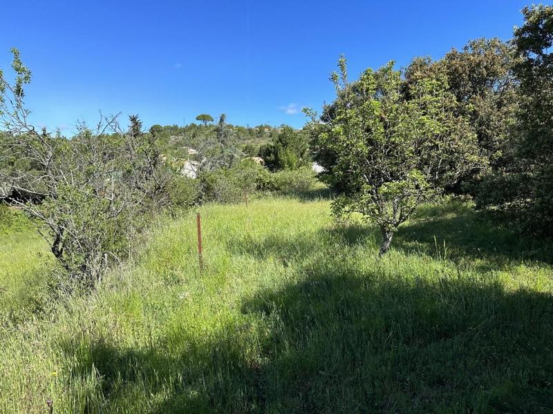 Terrain constructible - 3 070 m²