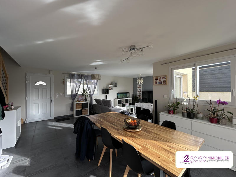 Maison - 102 m² - 5 pièces