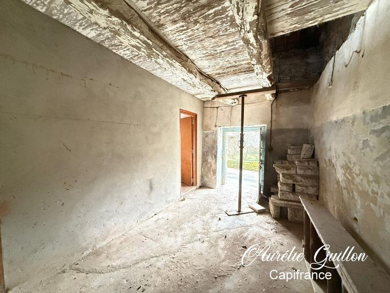 Maison - 250 m² - 15 pièces